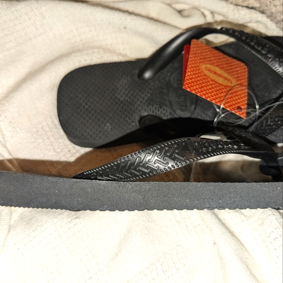 Havaianas Black Flip Flops - Picture 8 of 8
